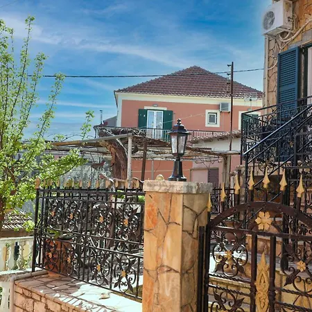 Casa Del Paese * Avliótes